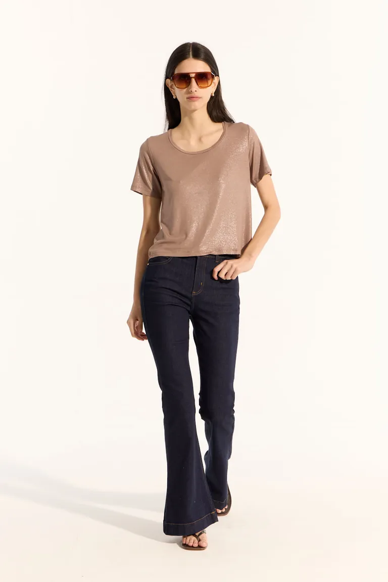 Remera de viscosa y elastano con brillo sutil y diseño de cuello amplio de Portsaid en Remeras para argentina