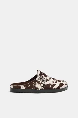 Zuecos vaca de cuero de Pull&Bear en Pantuflas para argentina