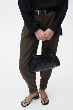 Pantalón wideleg abotonado de Mango en Pantalones para argentina