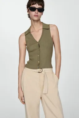 Top punto con botones de Mango en Tops para argentina