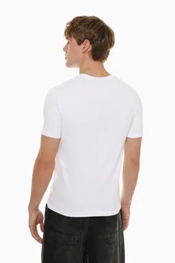 Remera slim cuello pico de Lefties en Remeras y Polos para argentina