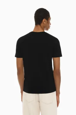 Remera slim cuello pico de Lefties en Remeras y Polos para argentina