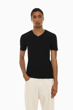 Remera slim cuello pico de Lefties en Remeras y Polos para argentina