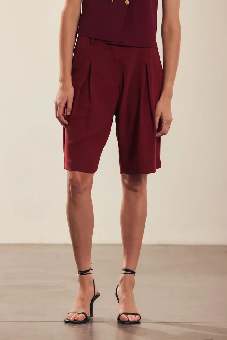 Bermuda de estilo sastre en diseño clásico y corte modular de Portsaid en Pantalones para argentina