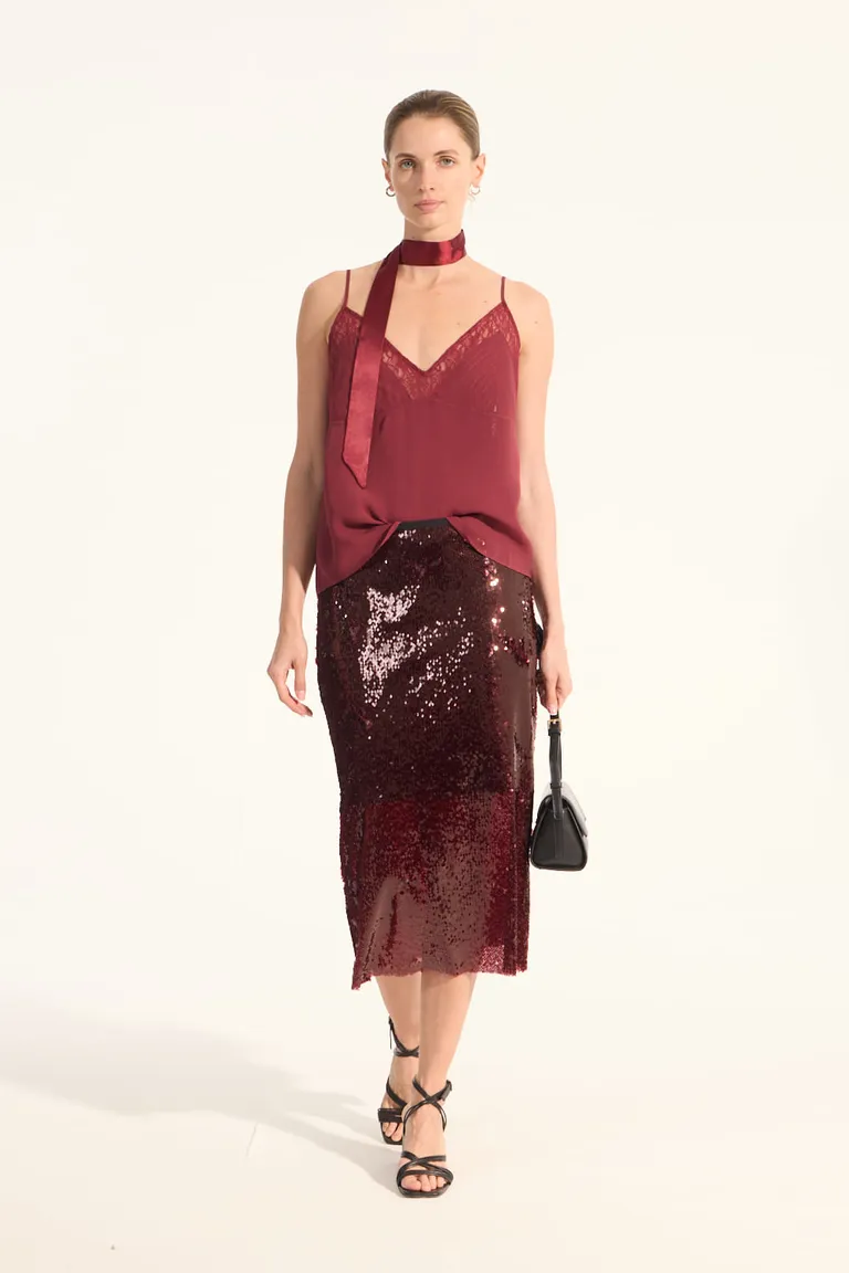 Top estilo lencero con detalles de encaje y pespuntes en color rojo de Portsaid en Tops para argentina