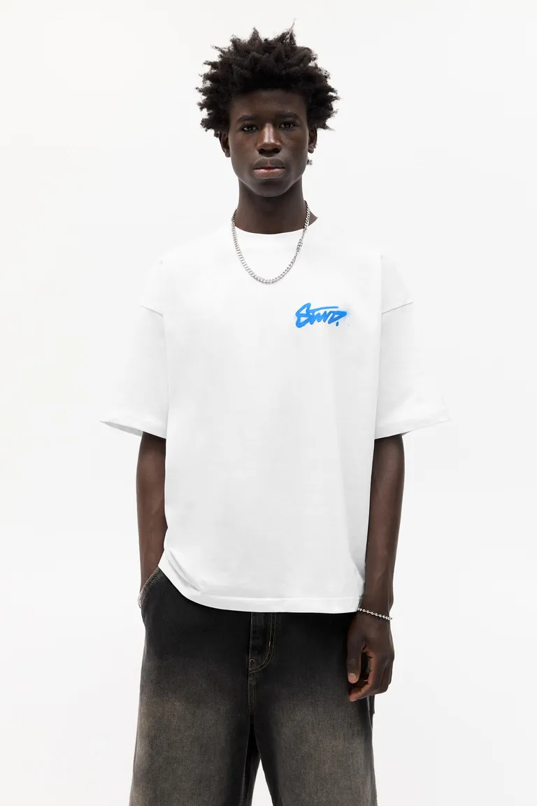 Remera graffiti stwd de Pull&Bear en Remeras y Polos para argentina