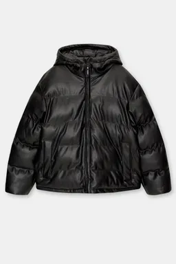 Campera acolchada efecto cuero de Pull&Bear en Abrigos y Camperas para argentina