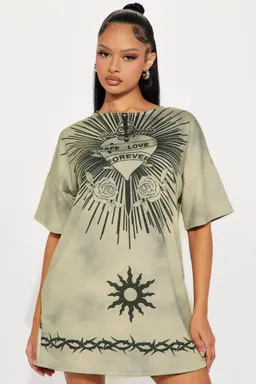 Vestido camiseta amor seguro de Fashion Nova en Vestidos para argentina