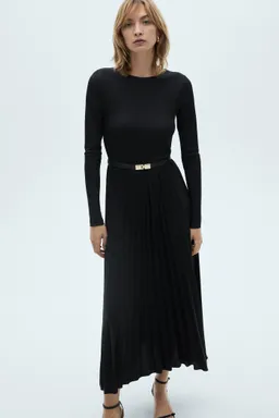 Vestido evasé plisado de Mango en Vestidos para argentina