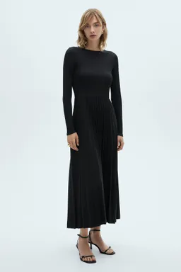 Vestido evasé plisado de Mango en Vestidos para argentina