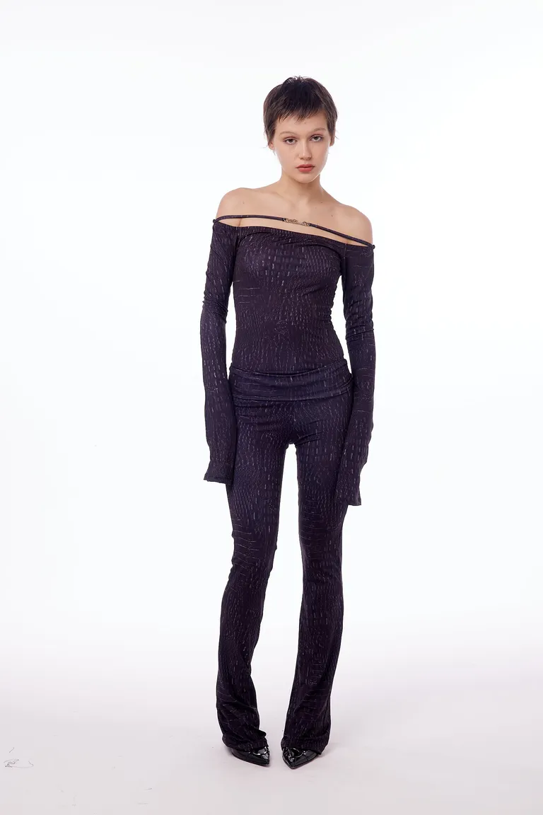 Top de polysoft con estampado crocco y manga larga de Black Mamba en Tops para argentina