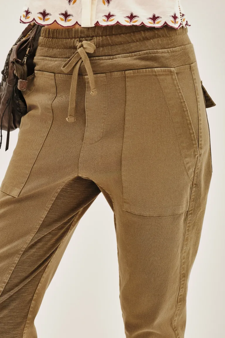 Pantalón de corte recto con cintura ajustable, puños elásticos y múltiples bolsillos cargo de Rapsodia en Pantalones para argentina