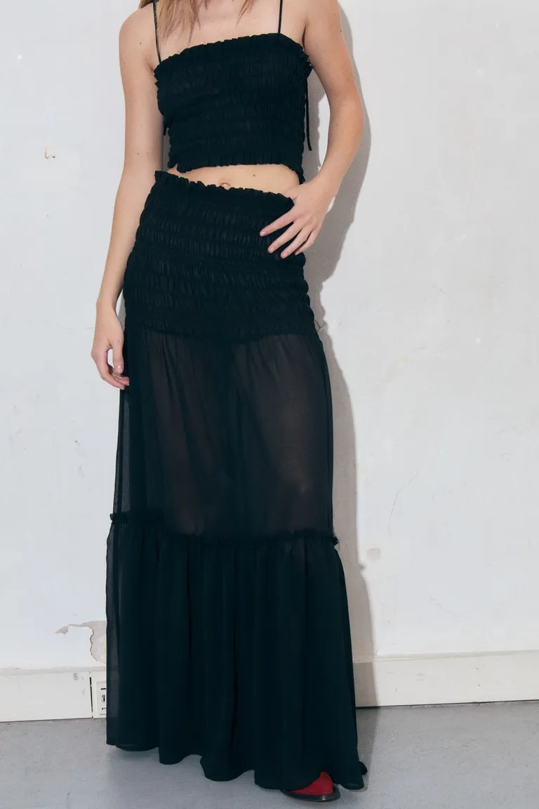 Falda negra de gasa crepe en estilo pre order de Allo Martinez en Faldas para argentina