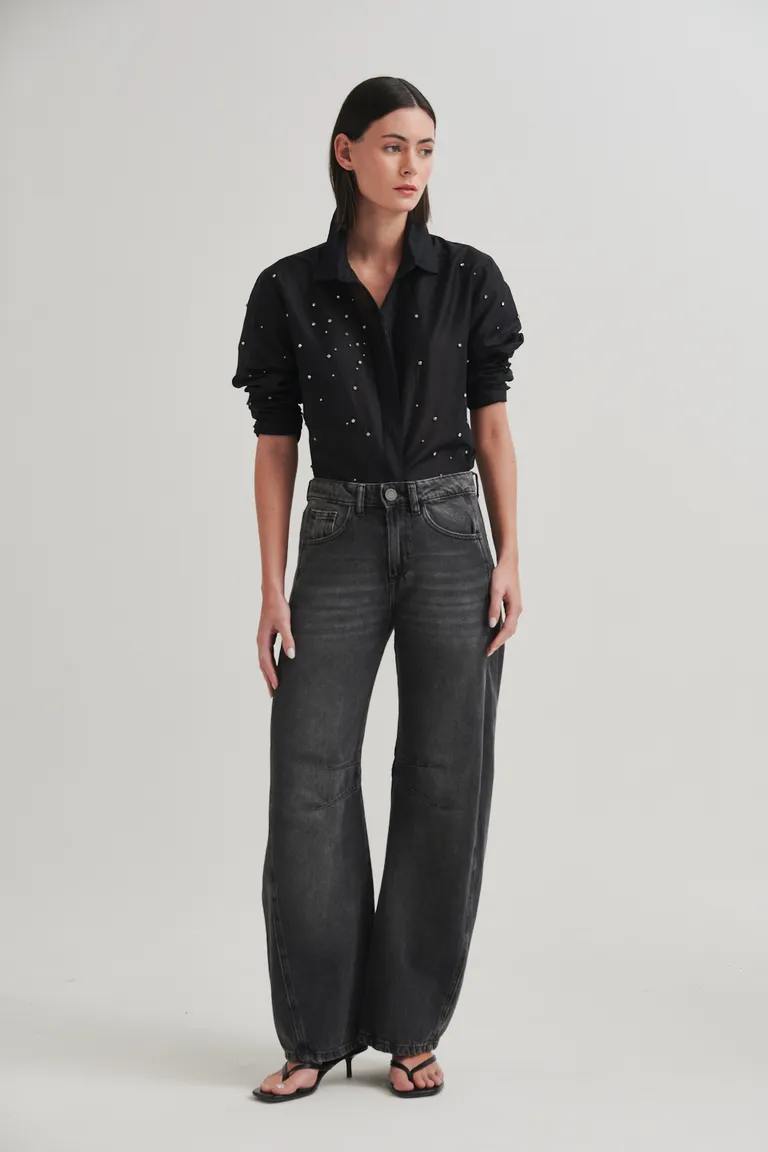 Pantalón de corte barrel en denim negro con diseño de costura decorativa en las piernas de Sweet en Pantalones para argentina