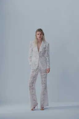 Pantalón traje guipur de Mango en Pantalones para argentina