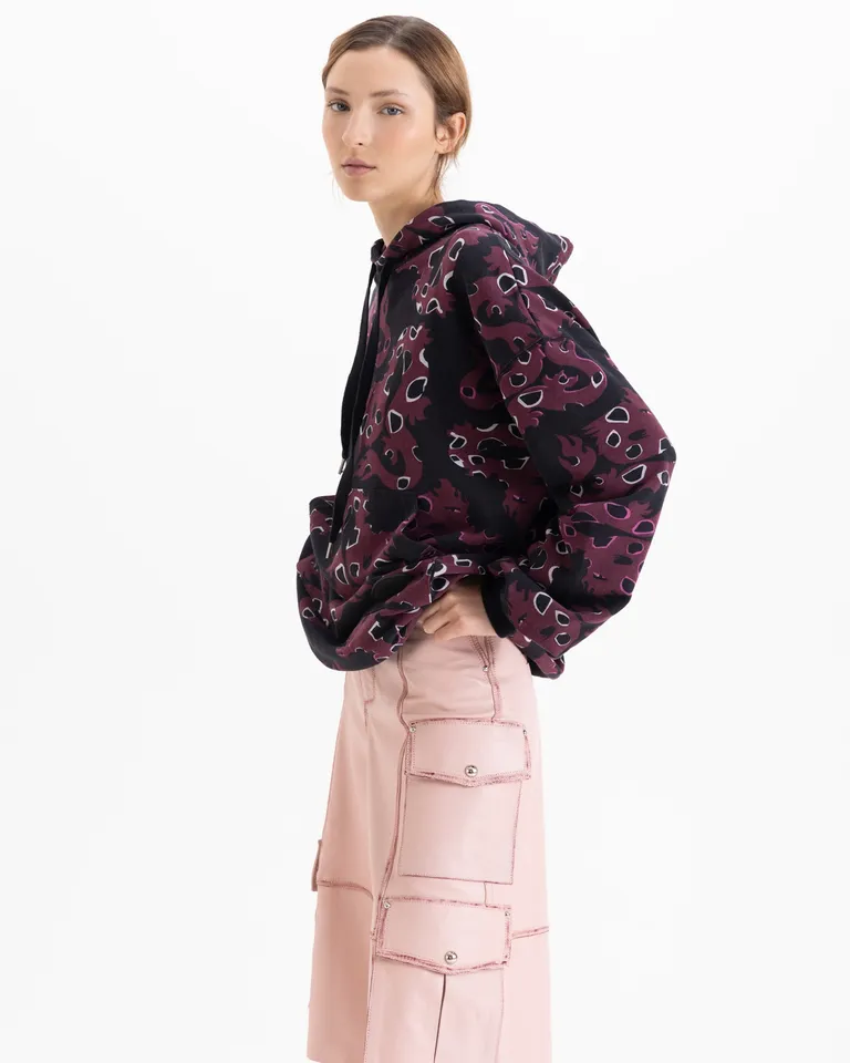 Buzo con capucha y diseño estampado de corte holgado para mujer de Jazmin Chebar en Buzos y Sweaters para argentina