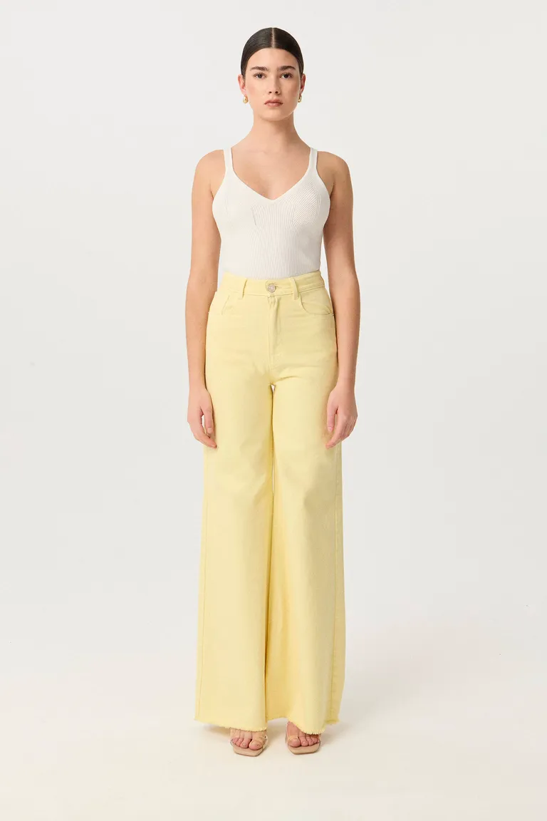 Pantalón palazzo de tiro alto en color amarillo pastel de Markova en Pantalones para argentina