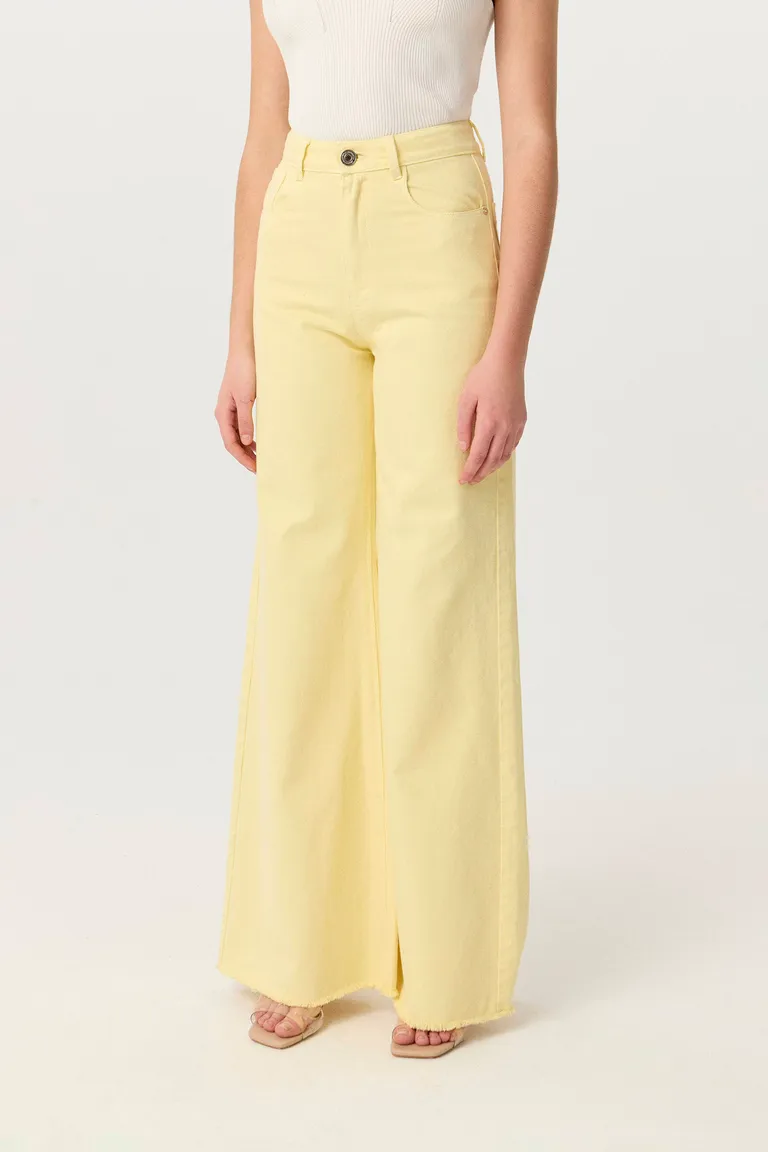 Pantalón palazzo de tiro alto en color amarillo pastel de Markova en Pantalones para argentina