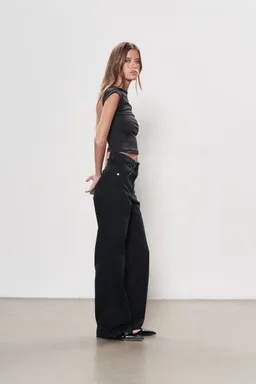Jean denim wide negro de Magda en Pantalones para argentina