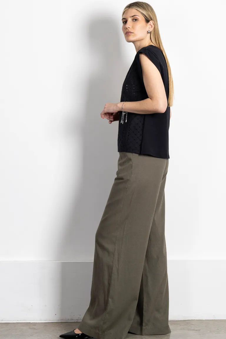 Remera de algodón con bordados y aberturas laterales - Prenda versátil y de moda de Kill en Remeras para argentina