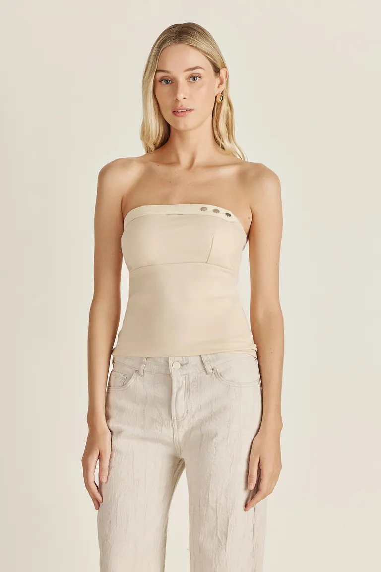 Top de punto con escote de cordones en color beige, una opción versátil y de estilo elegante de Tucci en Tops para argentina