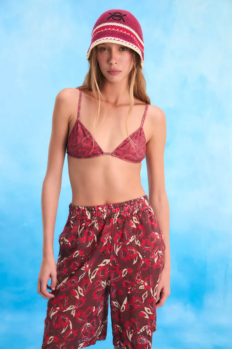 Conjunto de bikini rojo con bordados y diseño exclusivo de Kosiuko en Swimwear y Beachwear para argentina