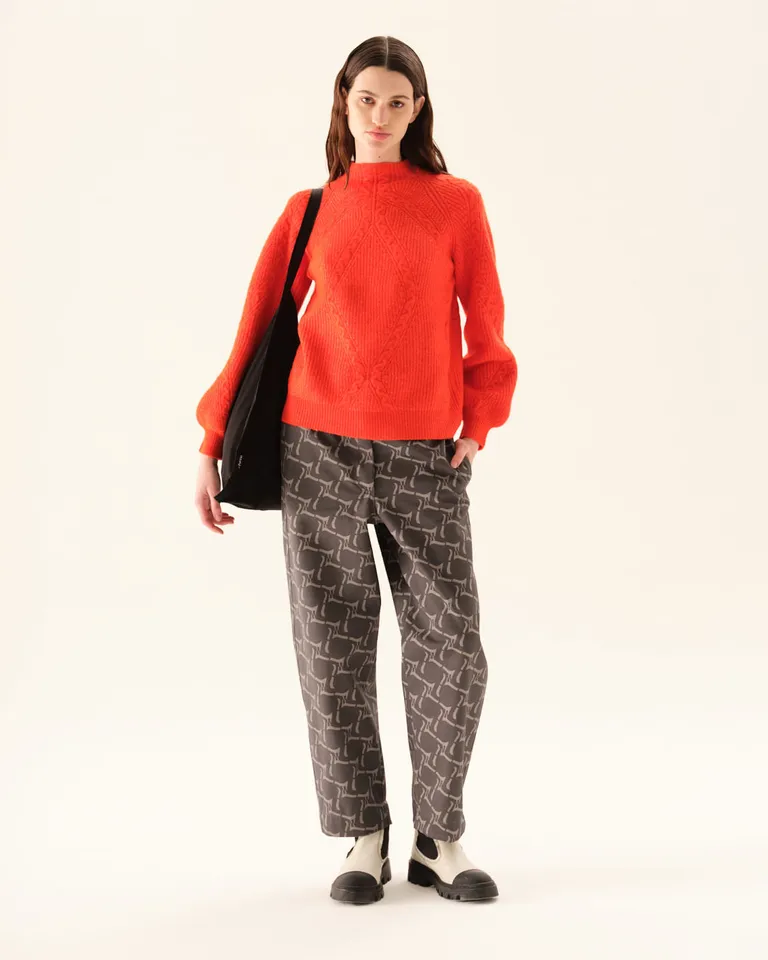 Sweater de tejido trenzado con cuello alto y mangas ranglan de Furzai en Buzos y Sweaters para argentina