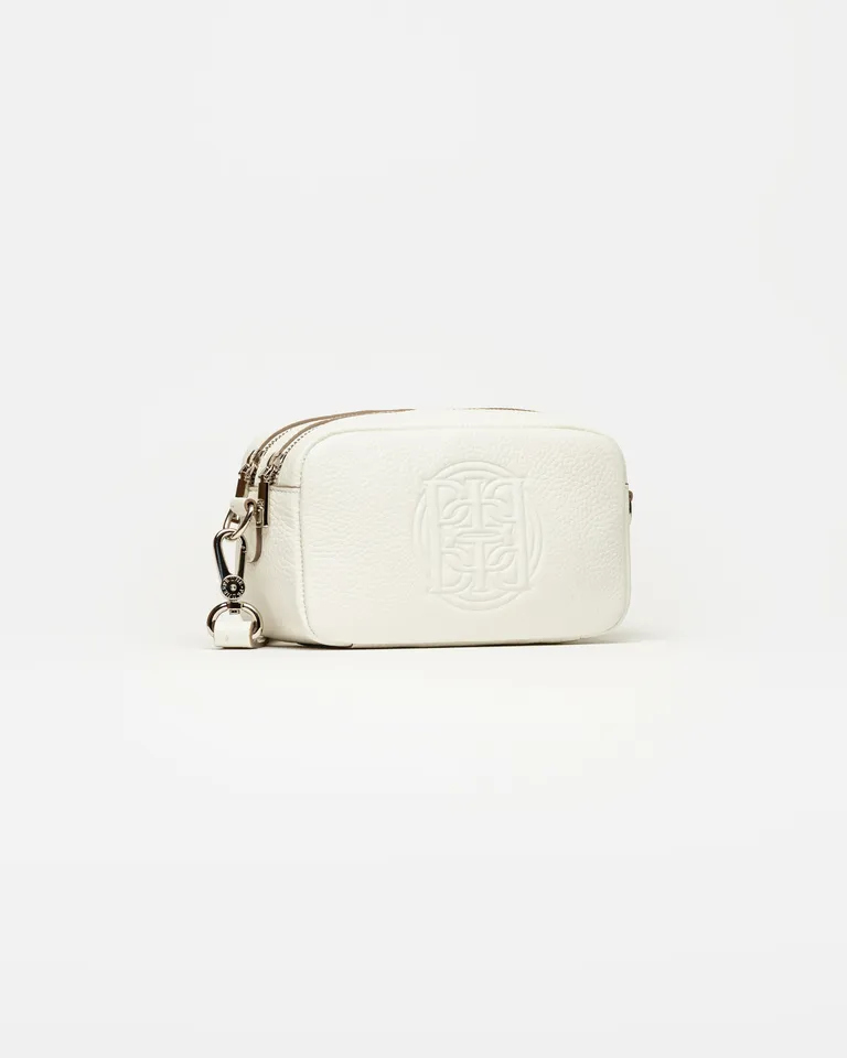 Bolso bandolera de cuero blanco con diseño atemporal y elegante de Prüne en Bolsos y Carteras para argentina