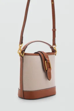 Bolso bucket canvas contraste de Mango en Bolsos y Carteras para argentina