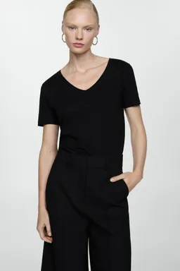 Remera algodón cuello pico de Mango en Remeras para argentina