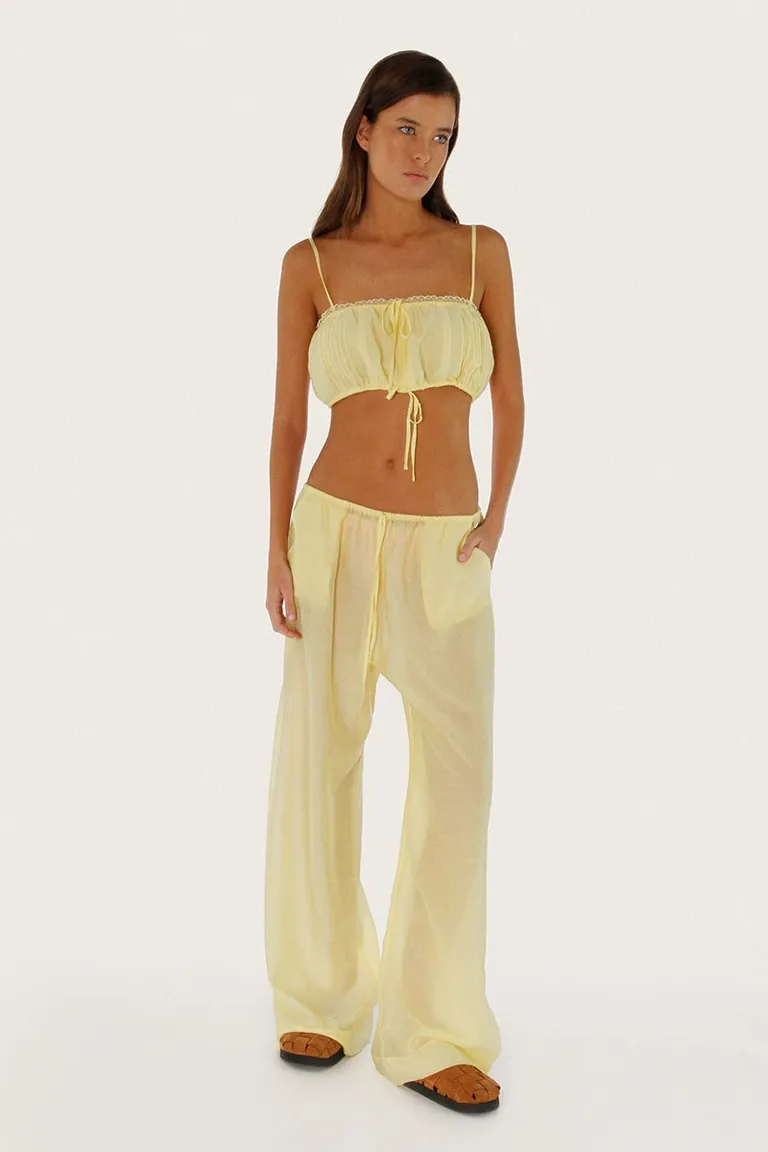 Pantalón loni amarillo confeccionado en gasa traslúcida y con cintura elástica de Sofia Sarkany en Pantalones para argentina