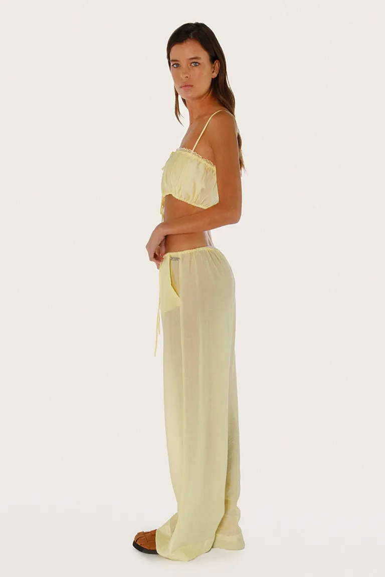 Pantalón loni amarillo confeccionado en gasa traslúcida y con cintura elástica de Sofia Sarkany en Pantalones para argentina
