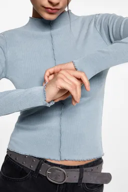 Remera manga larga decorativa de Mango Teen en Buzos y Sweaters para argentina