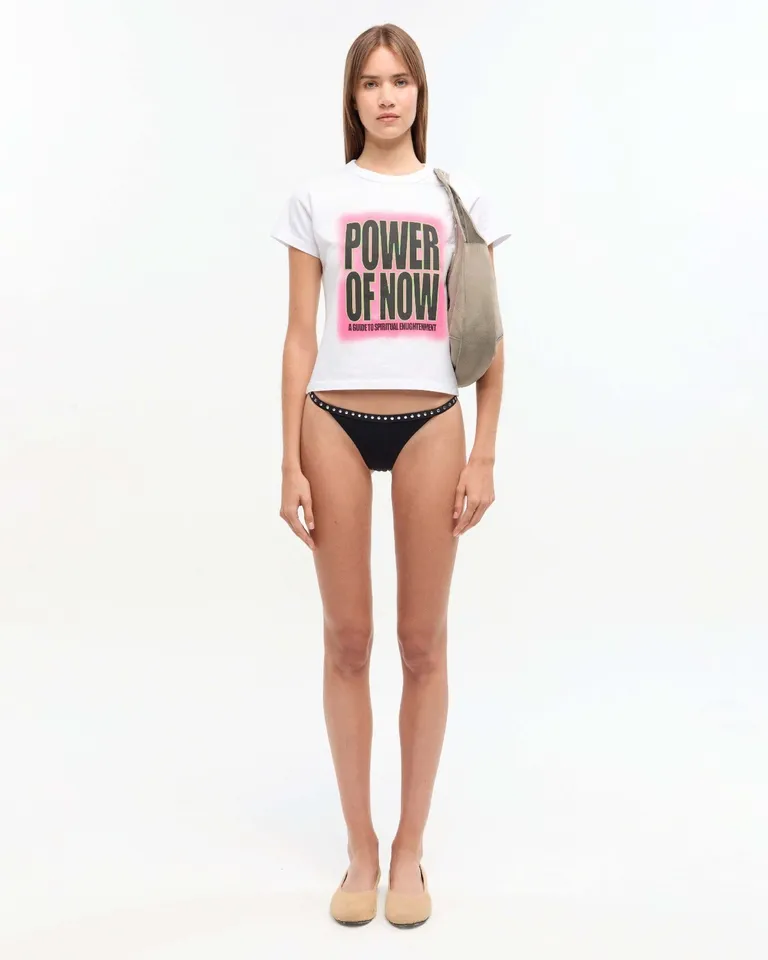 Remera blanca con estampado de marca para mujer de Ay Not Dead en Remeras para argentina