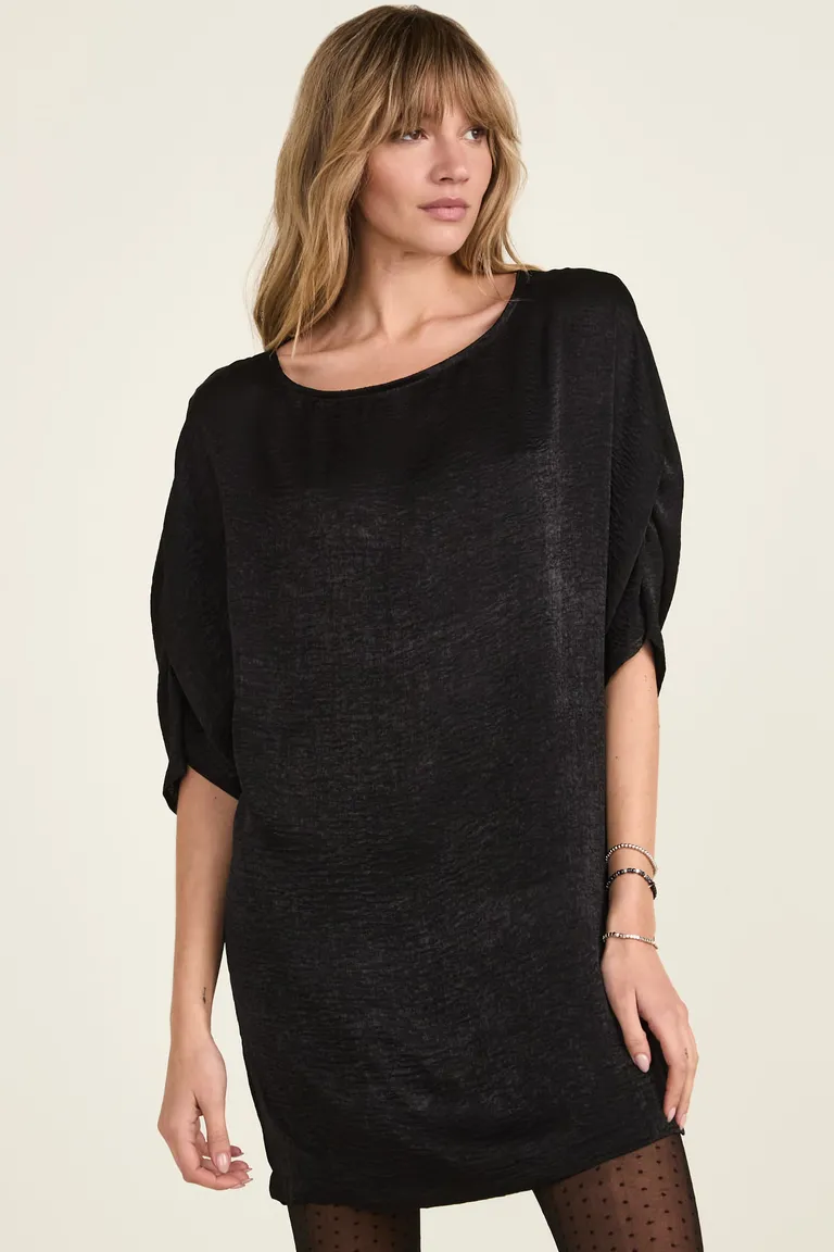 Vestido corto de escote redondo con mangas con frunces de Cuesta Blanca en Vestidos para argentina