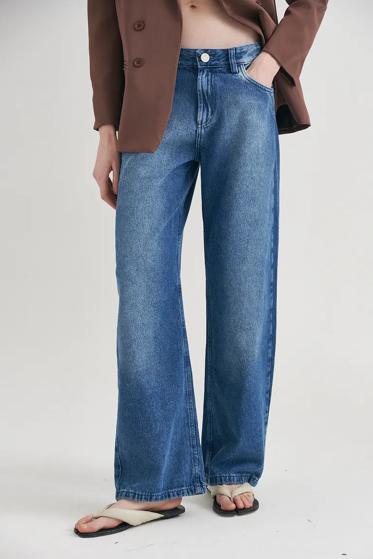 Pantalones de Pierna Ancha Mara Iriane: Diseño Estructurado y Silueta Amplia de Sweet en Pantalones para argentina