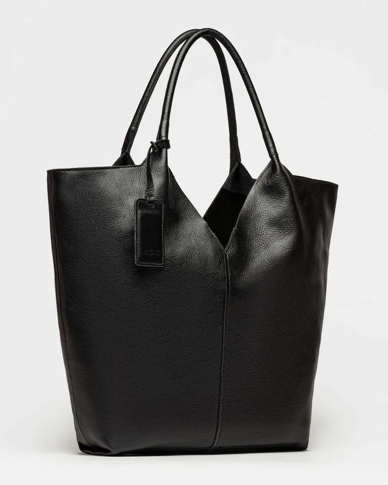 Bolso de mano negro de cuero liso y satinado para mujer de Prüne en Bolsos y Carteras para argentina