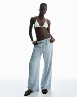 Pantalón rústico rayas de Bershka en Pantalones para argentina