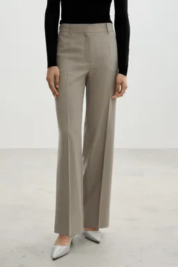 Pantalón pinzas wideleg de Mango en Pantalones para argentina
