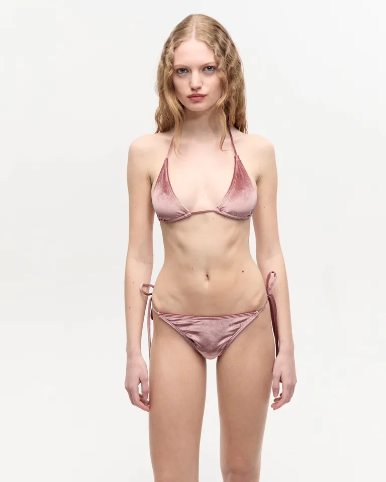 Bikini de terciopelo rosa con diseño triangular y tiras ajustables de Ay Not Dead en Swimwear y Beachwear para argentina