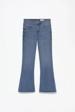 Jeans acampanados de Lefties en Pantalones para argentina