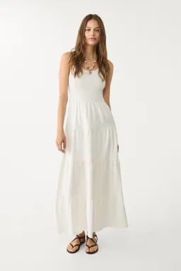 Vestido largo vaporoso de Stradivarius en Vestidos para argentina