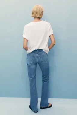 Jeans fiona flare tiro medio de Mango en Pantalones para argentina