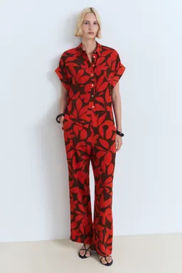 Pantalón fluido estampado de Mango en Pantalones para argentina