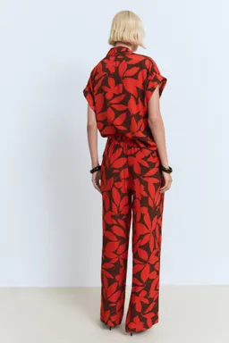 Pantalón fluido estampado de Mango en Pantalones para argentina