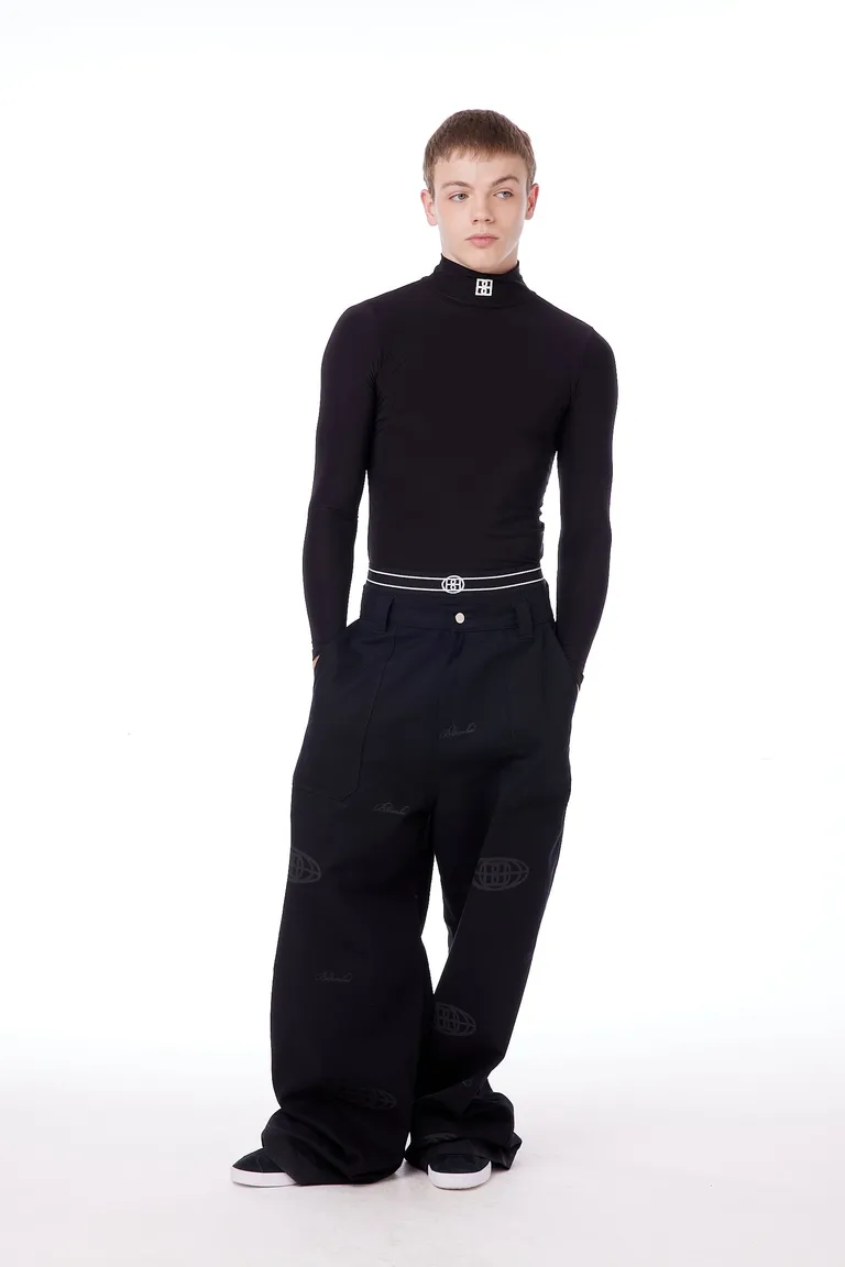 Pantalones negros de gabardina con estampado gráfico mundial de Black Mamba en Pantalones para argentina