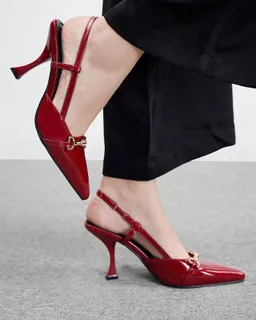 Tacones altos de punta afilada de Cuccoo en Zapatos con Tacos para argentina