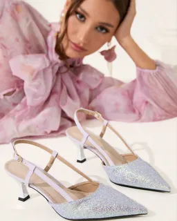 Tacones altos de punta afilada de Cuccoo en Zapatos con Tacos para argentina