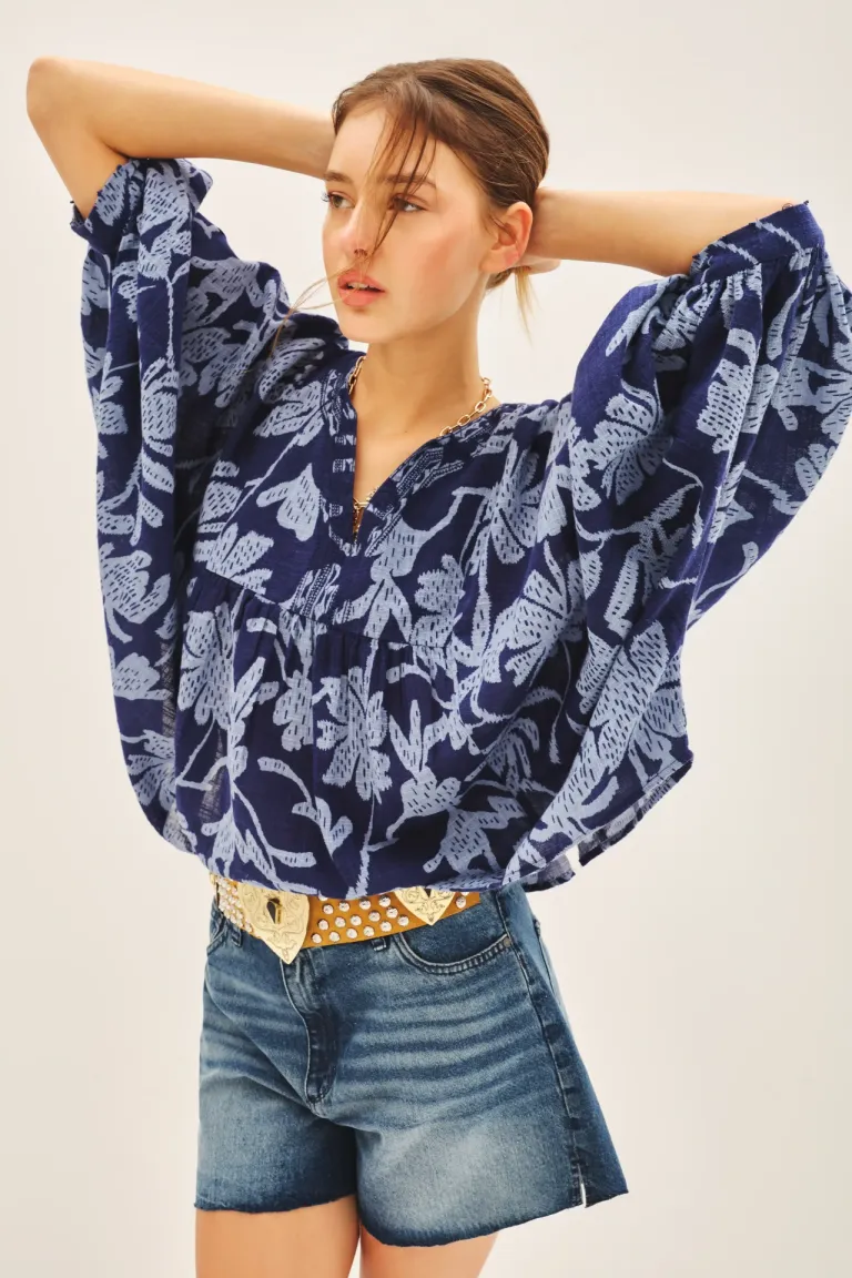 Camisa de lino estampada con escote en V y detalles bordados de Rapsodia en Camisas para argentina