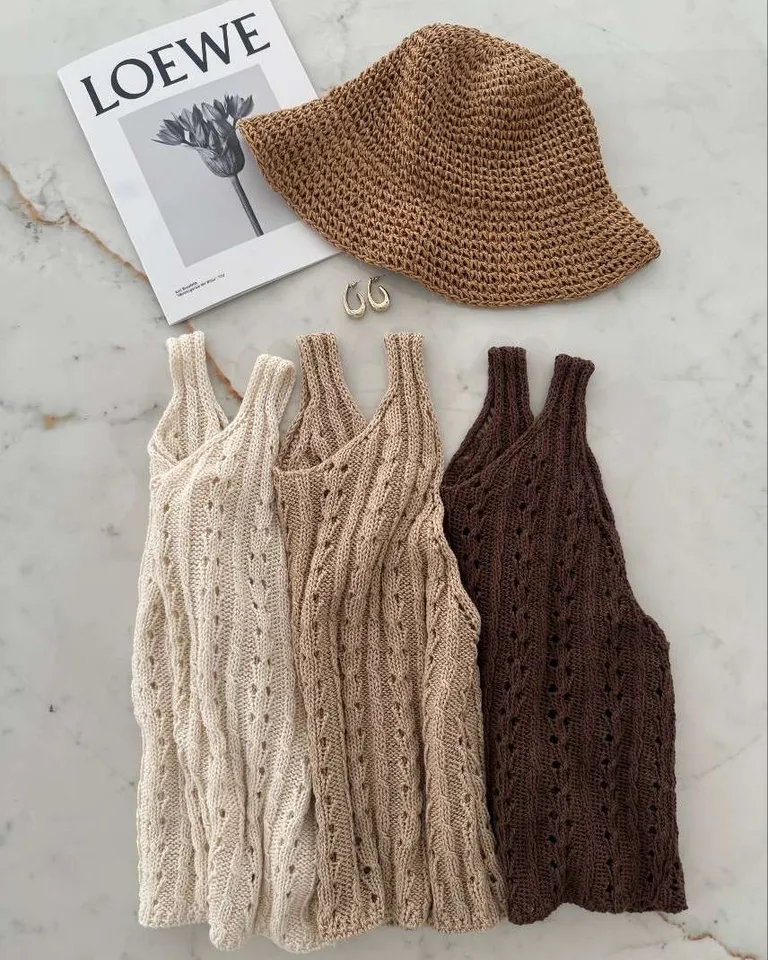 Top de hilo de algodón con escote en U, diseño elegante y versátil para la mujer de Hesed en Tops para argentina